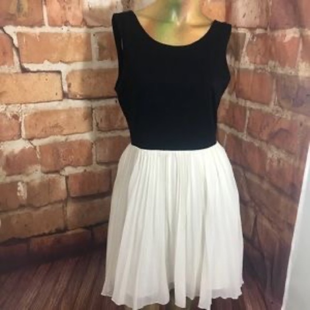 KNT by Kova and T Black and Cream Dress Size 12